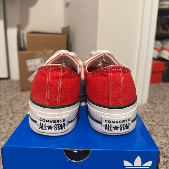 Red Platform Converse - Picture 5 of 6